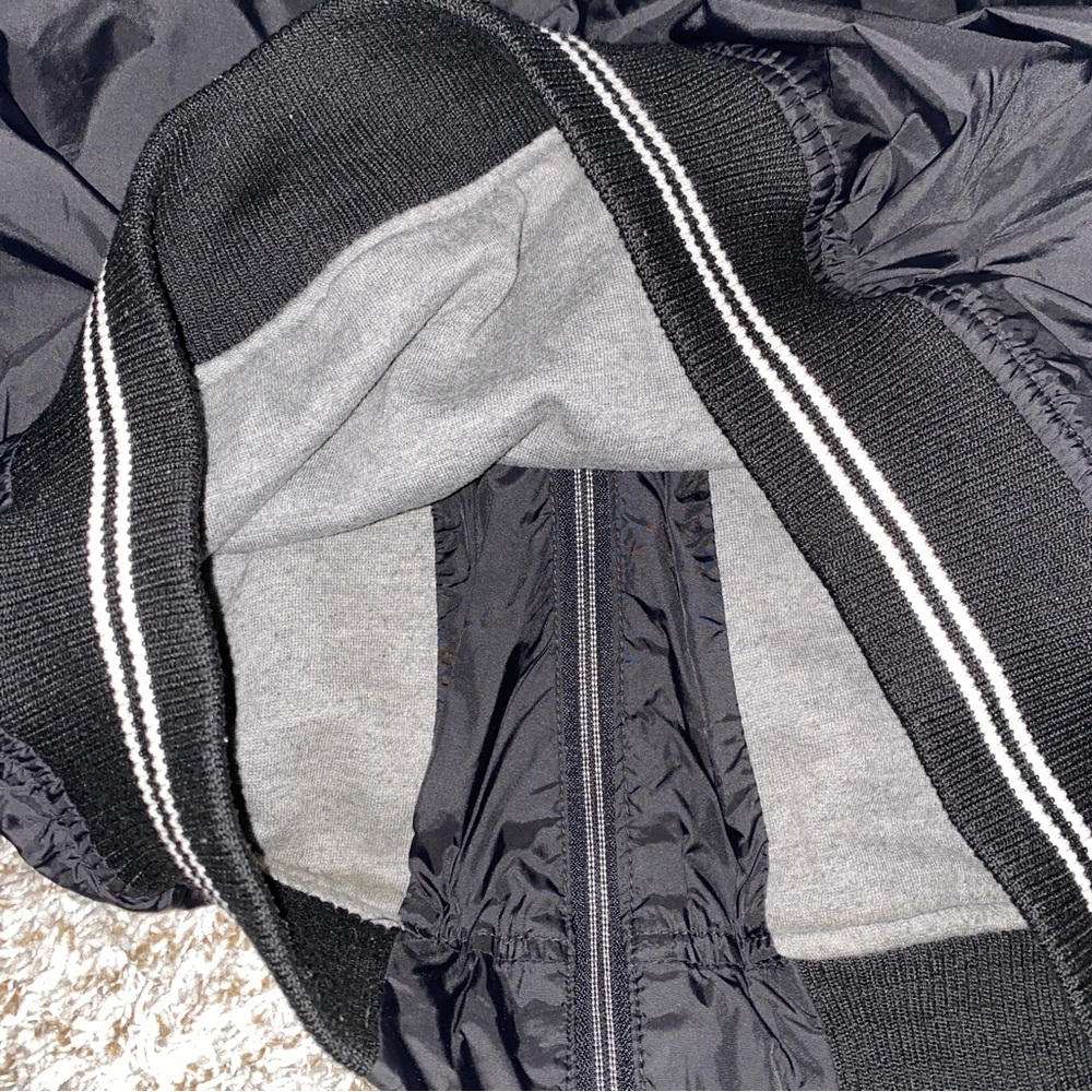 H&M Black Hooded Windbreaker Jacket - Picture 5 of 5